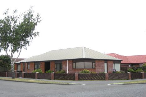 Photo of property in 2 Forest Park Place, Parklands, Christchurch, 8083