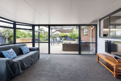 Photo of property in 6 Limousin Place, Grandview Heights, Hamilton, 3200