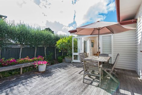 Photo of property in 67 Mariri Road, One Tree Hill, Auckland, 1061