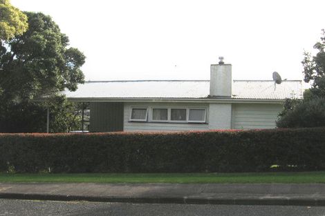 Photo of property in 22 Gill Avenue, Te Atatu Peninsula, Auckland, 0610