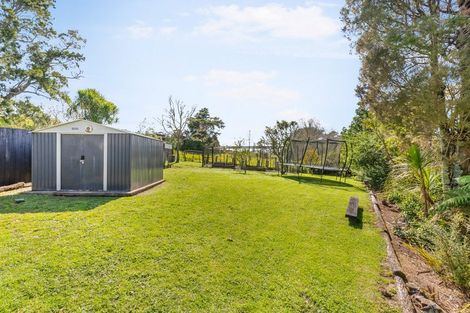Photo of property in 18 Grassmere Road, Henderson Valley, Auckland, 0612