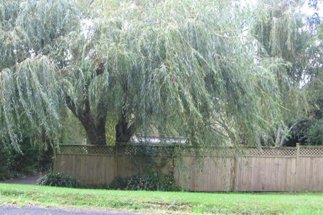 Photo of property in 26 Minnehaha Avenue, Titirangi, Auckland, 0604