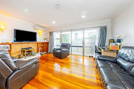 Photo of property in 1/100 Beach Road, Pahurehure, Papakura, 2113