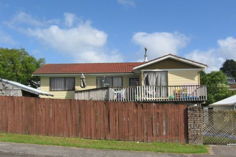 Photo of property in 16 Meilland Place, Glen Eden, Auckland, 0602