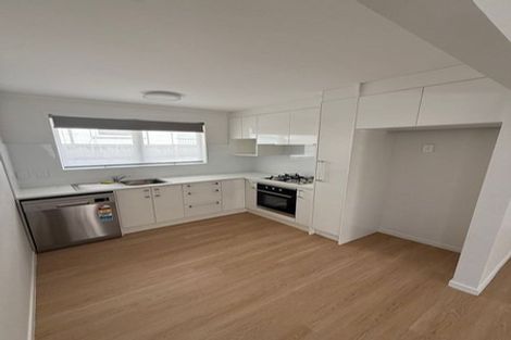 Photo of property in 11 Blanes Road, Weymouth, Auckland, 2103