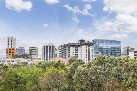 Photo of property in 2/168 Tinakori Road, Thorndon, Wellington, 6011