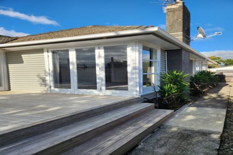 Photo of property in 16 Robertson Street, Elderslea, Upper Hutt, 5018