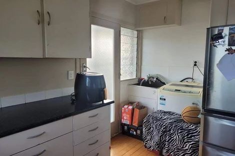 Photo of property in 1/7 Evelyn Place, Hillcrest, Auckland, 0627