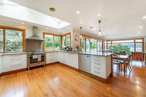 Photo of property in 42 Pretoria Road, Karaka Bays, Wellington, 6022