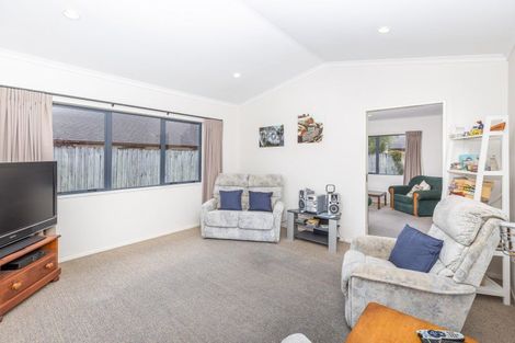 Photo of property in 61 Saint James Drive, Huntington, Hamilton, 3210