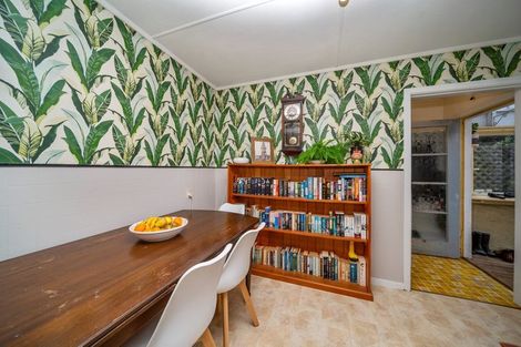 Photo of property in 38 Paritutu Road, Spotswood, New Plymouth, 4310