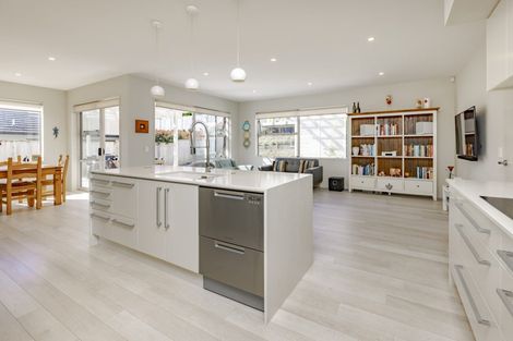 Photo of property in 6 Doidge Street, Beachlands, Auckland, 2018