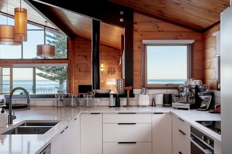 Photo of property in 6 Makorori Beach Road, Makorori, Gisborne, 4073