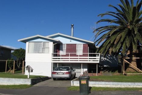Photo of property in 1 Robert Mckeen Street, Otaki Beach, Otaki, 5512