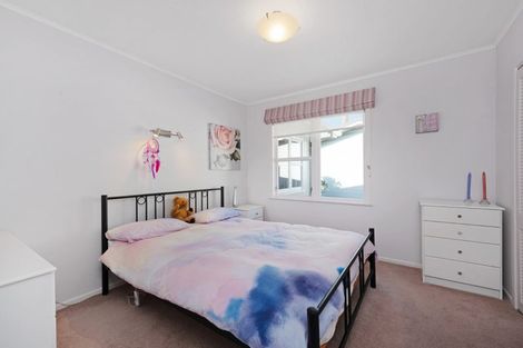 Photo of property in 17 Southern Cross Crescent, Island Bay, Wellington, 6023