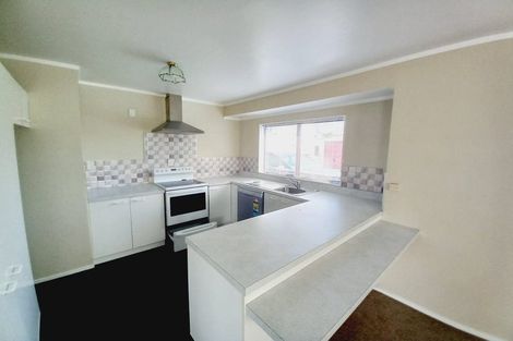 Photo of property in 2/65 Golf Road, New Lynn, Auckland, 0600