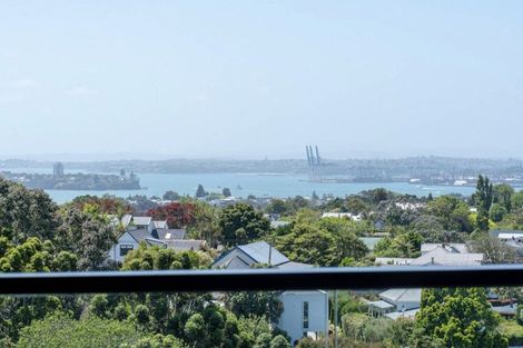 Photo of property in 305/19 Rawene Road, Birkenhead, Auckland, 0626