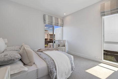 Photo of property in 8/258 Hurstmere Road, Takapuna, Auckland, 0622