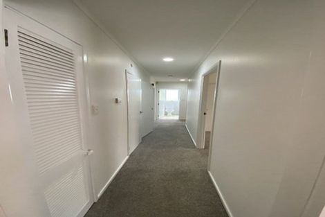 Photo of property in 5 Kama Place, Sunnynook, Auckland, 0620