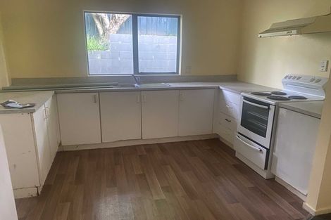 Photo of property in 4/8 Eulogy Place, Randwick Park, Auckland, 2105