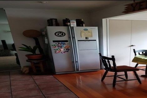 Photo of property in 22 Raphael Place, West Harbour, Auckland, 0618