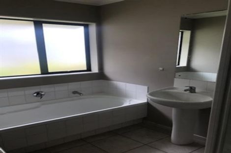 Photo of property in 12 Wando Lane, East Tamaki, Auckland, 2013