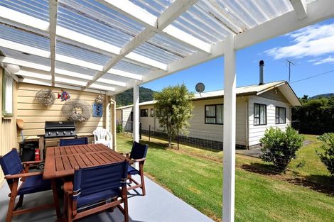 Photo of property in 5 The Parade, Okiwi Bay, French Pass, 7193