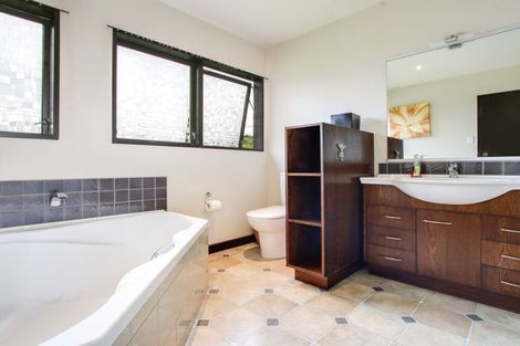 Photo of property in 4 Darcy Place, Massey, Auckland, 0614