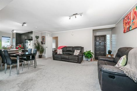 Photo of property in 1/20 Kirby Street, Glendene, Auckland, 0602