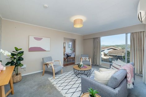 Photo of property in 26 Gloaming Hill, Titahi Bay, Porirua, 5022