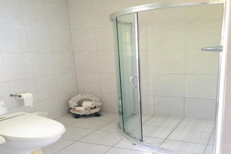 Photo of property in 1/240 Forrest Hill Road, Forrest Hill, Auckland, 0620