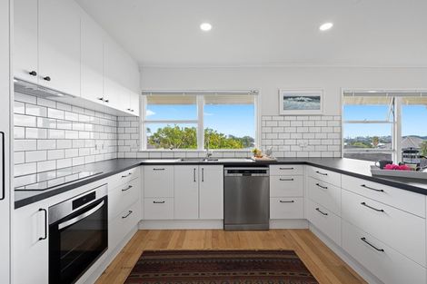 Photo of property in 37 Clovelly Road, Bucklands Beach, Auckland, 2012