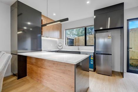 Photo of property in 4/16 Binsted Road, New Lynn, Auckland, 0600