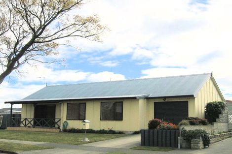 Photo of property in 96 Atherfold Crescent, Greenmeadows, Napier, 4112