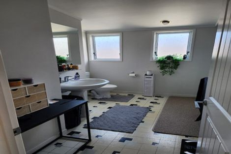 Photo of property in 9 Sackville Street, Fitzroy, New Plymouth, 4312