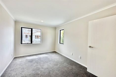 Photo of property in 33 Combat Street, Papakura, 2110