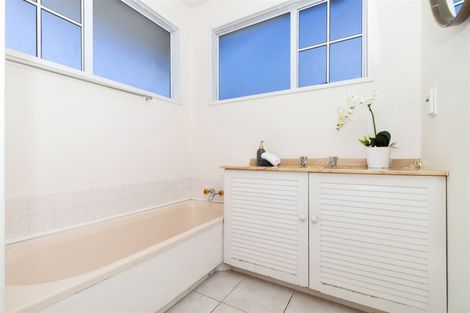 Photo of property in 2/23 Montclare Avenue, Ilam, Christchurch, 8041