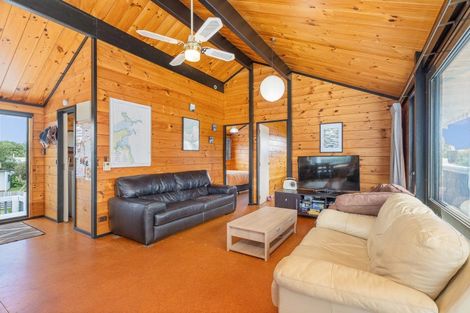 Photo of property in 85 Oyster Drive, Cooks Beach, Whitianga, 3591