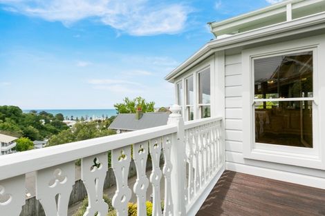 Photo of property in 18 Sealy Road, Bluff Hill, Napier, 4110