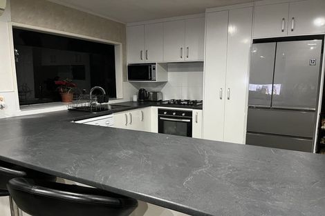 Photo of property in 5 Tadley Court, Goodwood Heights, Auckland, 2105