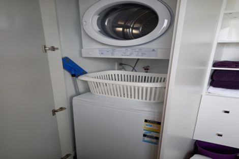 Photo of property in 1/15 Apu Crescent, Lyall Bay, Wellington, 6022