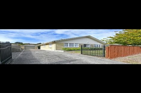 Photo of property in 30 Oregon Drive, Maoribank, Upper Hutt, 5018