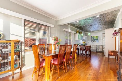 Photo of property in 7 Waterfront Road, Mangere Bridge, Auckland, 2022