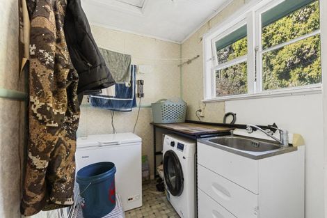 Photo of property in 70 Glenpark Avenue, Frankleigh Park, New Plymouth, 4310
