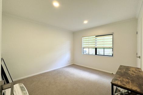 Photo of property in 54 Scarlet Oak Drive, Schnapper Rock, Auckland, 0632