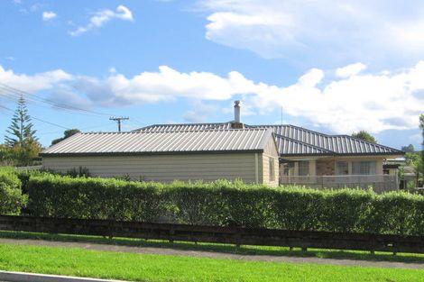 Photo of property in 330 Glengarry Road, Glen Eden, Auckland, 0602