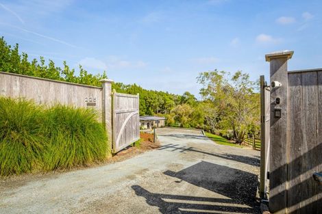 Photo of property in 225 Taylor Road, Waimauku, 0882