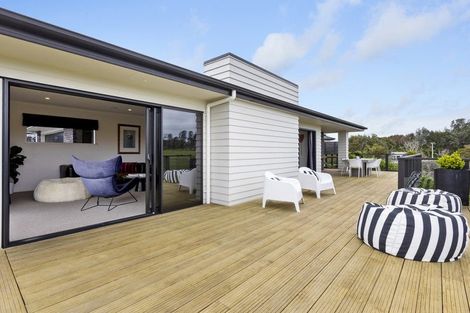 Photo of property in 5a Tupuhi Place, Highlands Park, New Plymouth, 4312