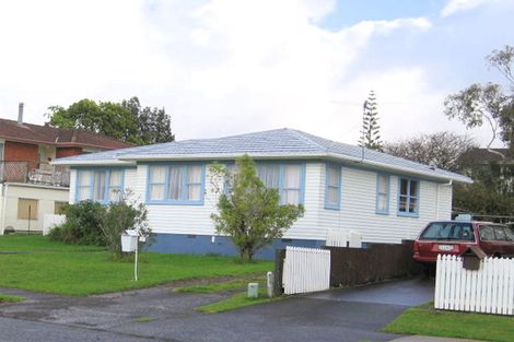 Photo of property in 1/23 Booralee Avenue, Botany Downs, Auckland, 2010