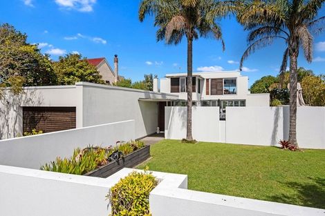 Photo of property in 25 Norwood Road, Bayswater, Auckland, 0622